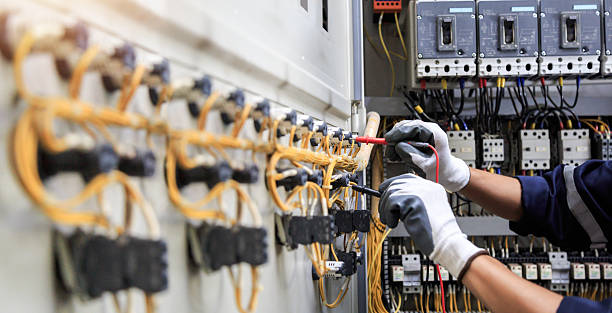 Professional Electrician technician working in Salmon Creek, WA